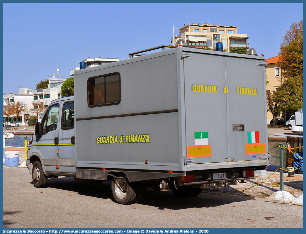 GdiF 642AY
Guardia di Finanza
Iveco Daily 50C13 III serie
Allestitore Elevox S.r.l.
Parole chiave: GdiF;G.D.F.;GDF;Guardia;di;Finanza;Iveco;Daily;50C13;Elevox