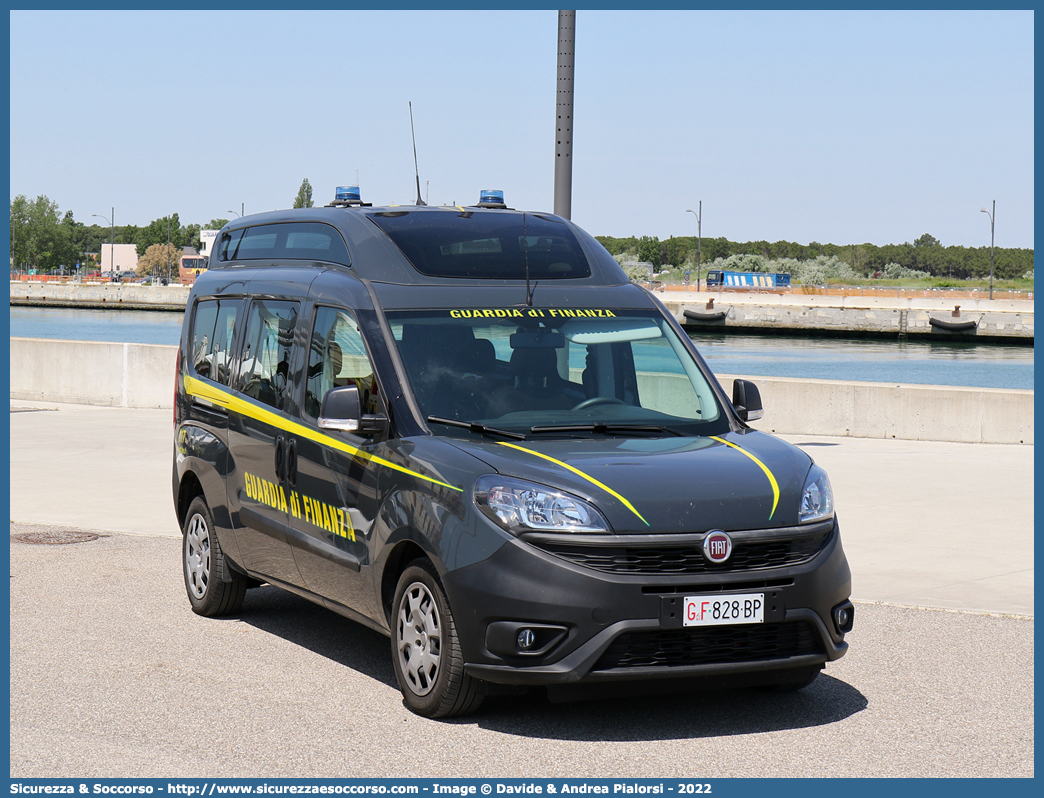 GdiF 828BP
Guardia di Finanza
Fiat Doblò II serie restyling
Allestitore Elevox S.r.l.
Parole chiave: GdiF;G.D.F.;GDF;Guardia;di;Finanza;Fiat;Doblò