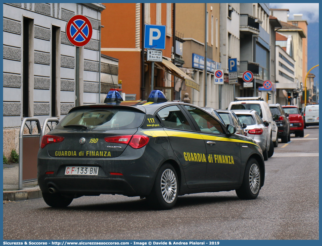 GdiF 133BN
Guardia di Finanza
Alfa Romeo Nuova Giulietta
I serie II restyling
(II fornitura)
Parole chiave: GdiF;GDF;GF;Guardia;Finanza;Alfa;Romeo;Nuova;Giulietta