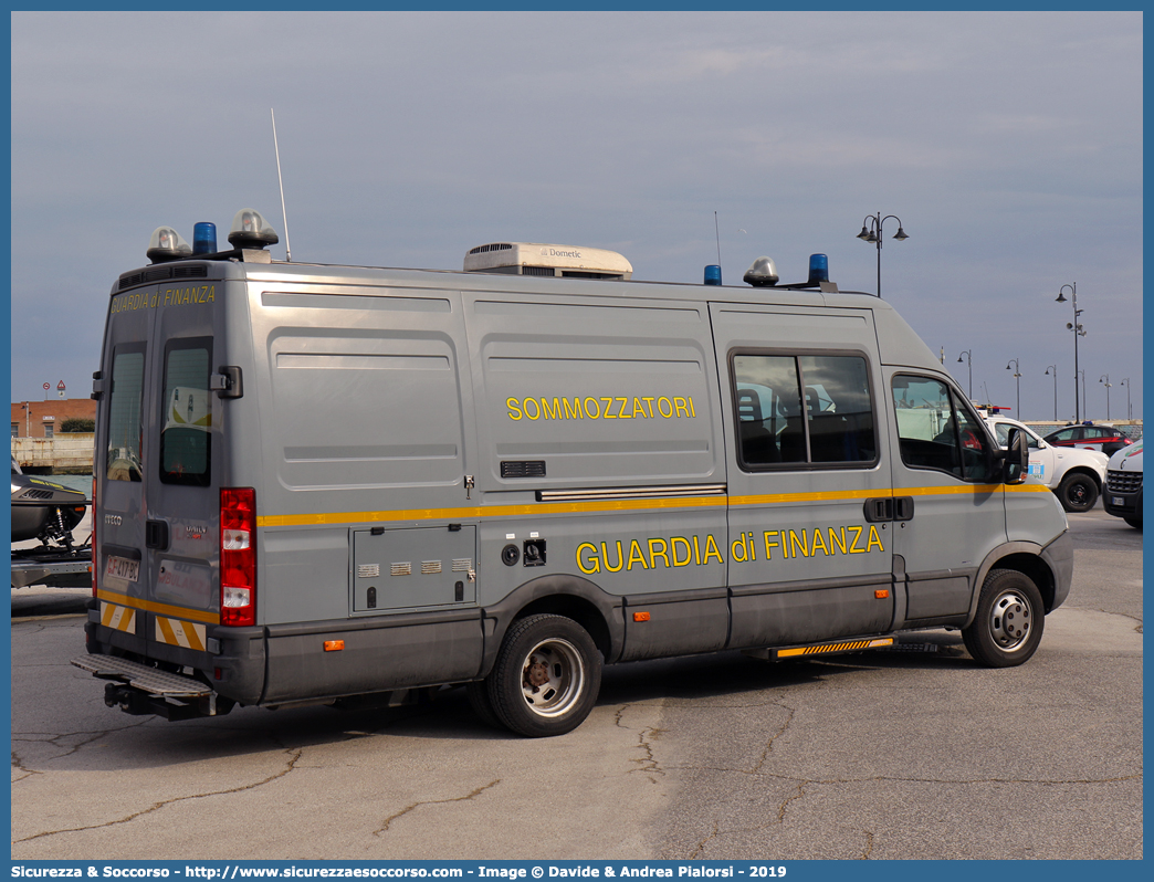 GdiF 417BC
Guardia di Finanza
Iveco Daily 50C18 IV serie
Officina Mobile
Allestitore Elevox S.r.l.

Parole chiave: GdiF;G.D.F.;GDF;Guardia di Finanza;R.O.A.N.;Iveco;Daily;50C18;Elevox