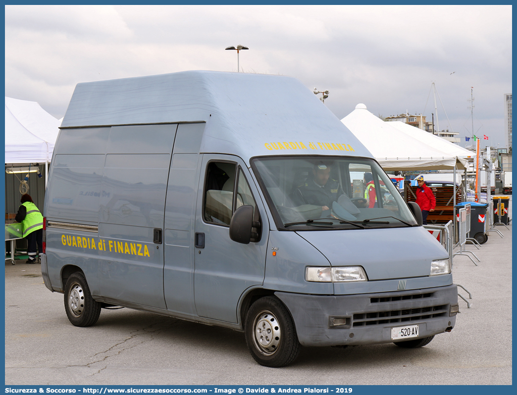 GdiF 520AV
Guardia di Finanza
Fiat Ducato II serie
Parole chiave: GdiF;G.D.F.;GDF;Guardia;di;Finanza;Fiat;Ducato