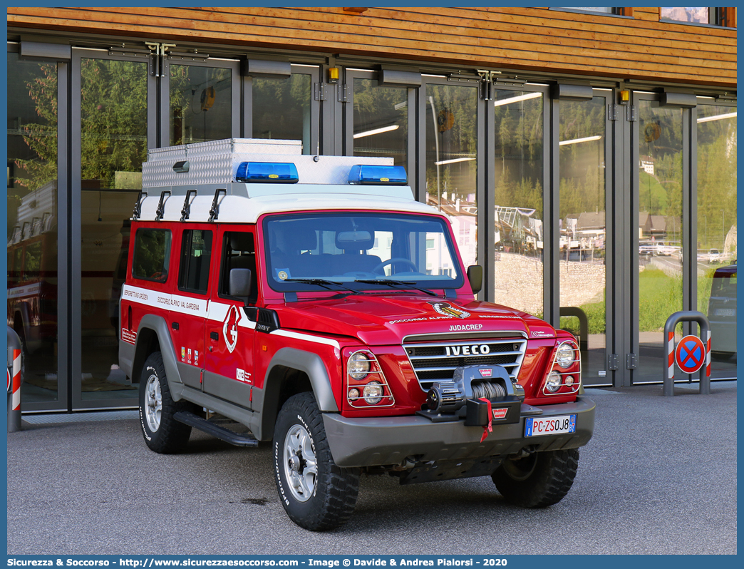 PC ZS0J8
Bergrettungsdienst im Alpenverein Südtirol
Bergrettung Gröden - Soccorso Alpino Val Gardena
Iveco Massif
Allestitore Kofler Fahrzeugbau S.n.c.
Parole chiave: AVS;A.V.S.;CNSAS;C.N.S.A.S.;Soccorso;Alpino;Spelelogico;Bergrettungsdienst;Alpenverein;Südtirol;Gröden;Val;Gardena;Judacrëp;Gherdëina;Catores;Iveco;Massif;Kofler;Fahrzeugbau