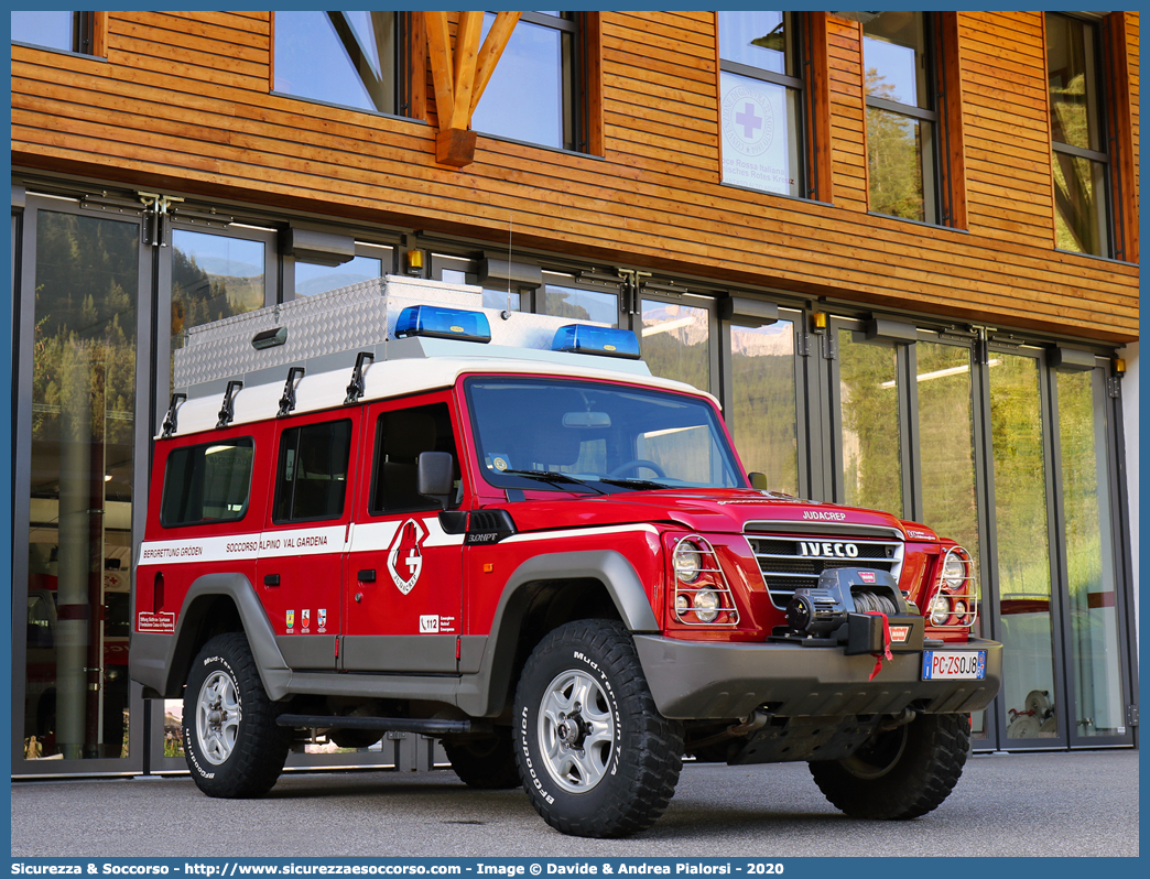 PC ZS0J8
Bergrettungsdienst im Alpenverein Südtirol
Bergrettung Gröden - Soccorso Alpino Val Gardena
Iveco Massif
Allestitore Kofler Fahrzeugbau S.n.c.
Parole chiave: AVS;A.V.S.;CNSAS;C.N.S.A.S.;Soccorso;Alpino;Spelelogico;Bergrettungsdienst;Alpenverein;Südtirol;Gröden;Val;Gardena;Judacrëp;Gherdëina;Catores;Iveco;Massif;Kofler;Fahrzeugbau