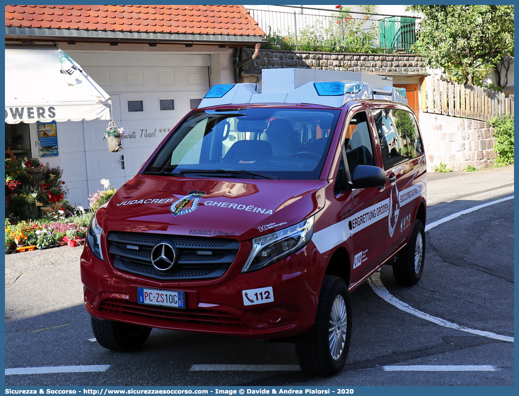 PC ZS10G
Bergrettungsdienst im Alpenverein Südtirol
Bergrettung Gröden - Soccorso Alpino Val Gardena
Mercedes-Benz Classe V 4x4 III serie
Allestitore Kofler Fahrzeugbau S.n.c.
Parole chiave: AVS;A.V.S.;CNSAS;C.N.S.A.S.;Soccorso;Alpino;Spelelogico;Bergrettungsdienst;Alpenverein;Südtirol;Gröden;Val;Gardena;Judacrëp;Gherdëina;Catores;Mercedes;Benz;Classe V;Kofler;Fahrzeugbau