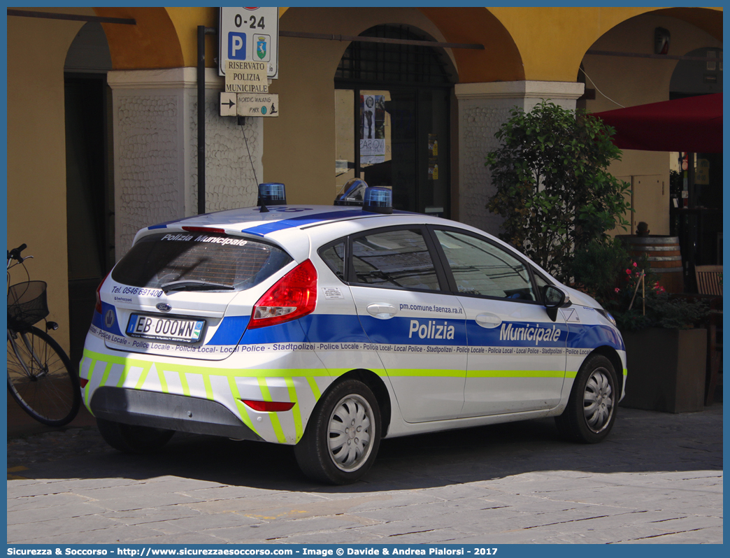 -
Polizia Municipale
Unione Comuni
della Romagna Faentina
Ford Fiesta VI serie
Allestitore Bertazzoni S.r.l.
Parole chiave: Polizia;Locale;Municipale;Unione;Romagna;Faentina;Faenza;Brisighella;Casola Valsenio;Castel Bolognese;Riolo Terme;Solarolo;Ford;Fiesta;Bertazzoni