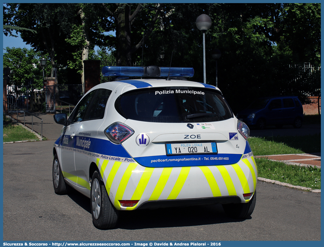 Polizia Locale YA020AL
Polizia Municipale
Unione Comuni
della Romagna Faentina
Renault Zoe
Allestitore Focaccia Group S.r.l.
Parole chiave: Polizia;Locale;Municipale;Unione;Romagna;Faentina;Faenza;Brisighella;Casola Valsenio;Castel Bolognese;Riolo Terme;Solarolo;Renault;Zoe;Focaccia