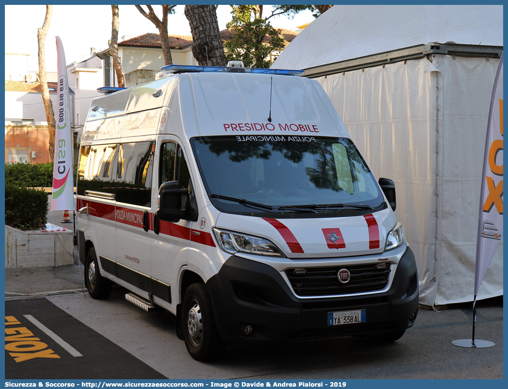 Polizia Locale YA338AL
Polizia Municipale
Comune di Pistoia
Fiat Ducato III serie restyling
Allestitore Elevox S.r.l.
Parole chiave: PL;P.L.;PM;P.M.;Polizia;Locale;Municipale;Pistoia;Fiat;Ducato;Elevox