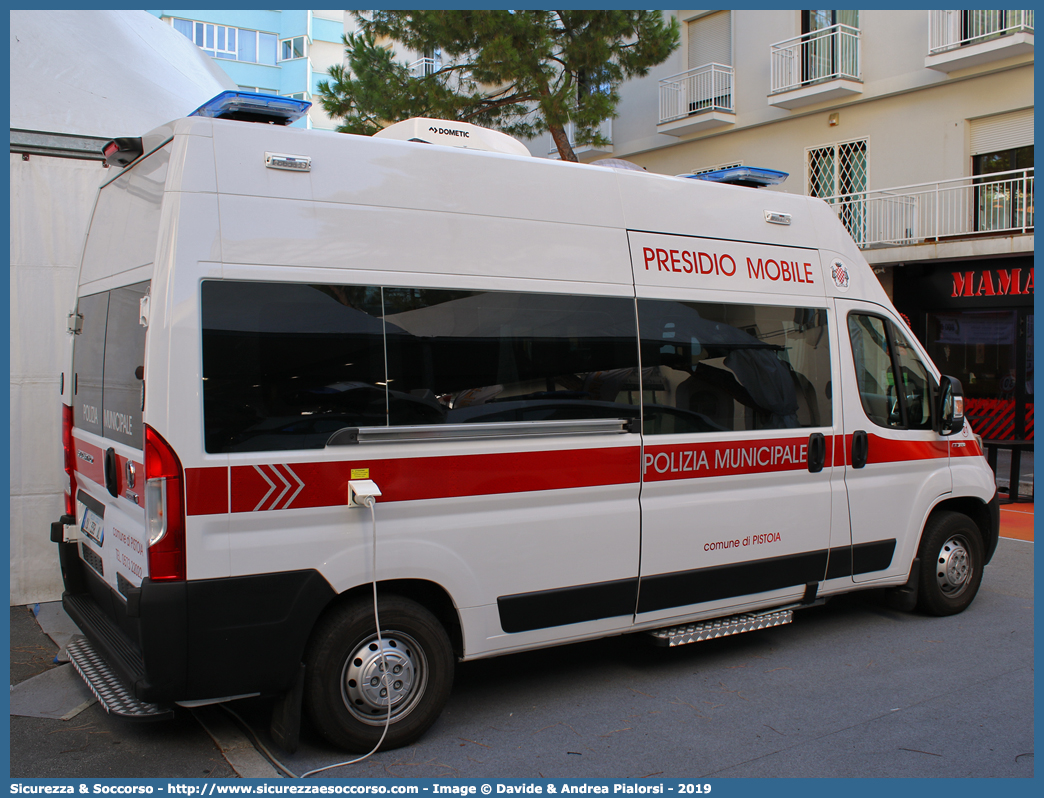 Polizia Locale YA338AL
Polizia Municipale
Comune di Pistoia
Fiat Ducato III serie restyling
Allestitore Elevox S.r.l.
Parole chiave: PL;P.L.;PM;P.M.;Polizia;Locale;Municipale;Pistoia;Fiat;Ducato;Elevox