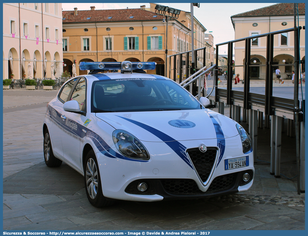 Polizia Locale YA394AN
Polizia Municipale
Comune di Cervia
Alfa Romeo Nuova Giulietta I serie II restyling
Allestitore Focaccia Group S.r.l.
Parole chiave: Polizia;Locale;Municipale;Cervia;Alfa;Romeo;Giulietta;Focaccia