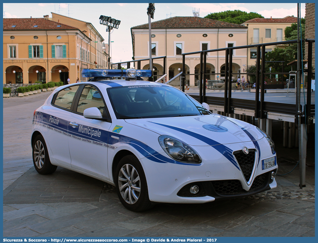 Polizia Locale YA394AN
Polizia Municipale
Comune di Cervia
Alfa Romeo Nuova Giulietta I serie II restyling
Allestitore Focaccia Group S.r.l.
Parole chiave: Polizia;Locale;Municipale;Cervia;Alfa;Romeo;Giulietta;Focaccia