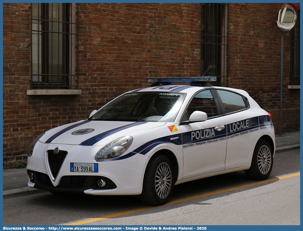 Polizia Locale YA399AL
Polizia Municipale
Comune di Ravenna
Alfa Romeo Nuova Giulietta
I serie II restyling
Parole chiave: Polizia;Locale;Municipale;Ravenna;Alfa Romeo;Nuova Giulietta