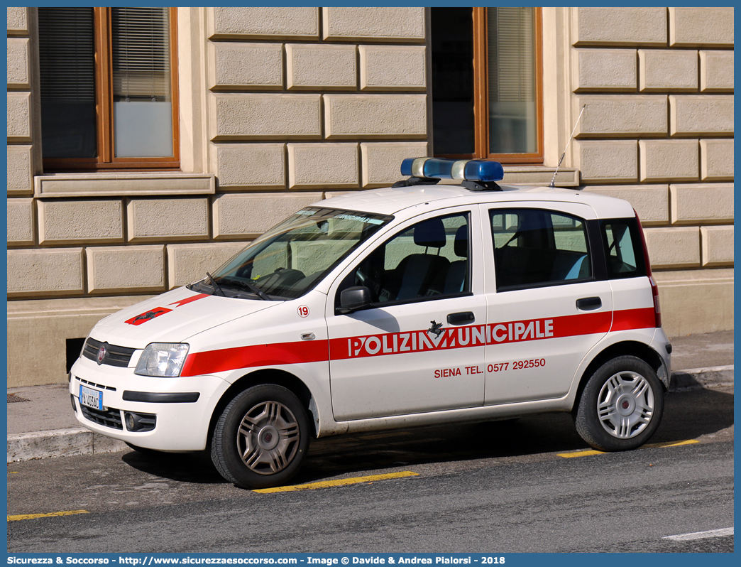 Polizia Locale YA403AC
Polizia Municipale
Comune di Siena
Fiat Nuova Panda I serie
Parole chiave: Polizia;Locale;Municipale;Siena;Fiat;Nuova Panda