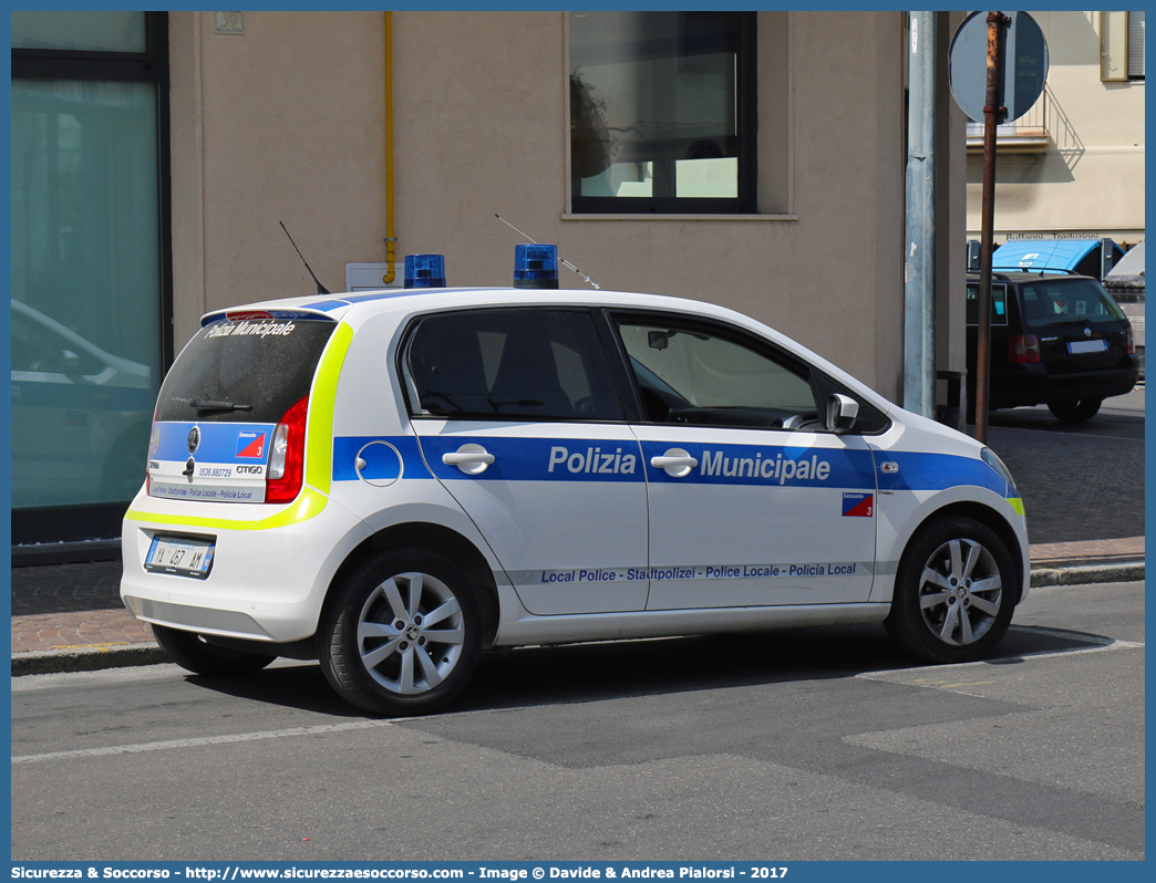 Polizia Locale YA467AM
Polizia Municipale
Comune di Sassuolo
Skoda Citygo
Allestitore Ciabilli S.r.l.
Parole chiave: Polizia;Locale;Municipale;Sassuolo;Skoda;Citygo;Ciabilli