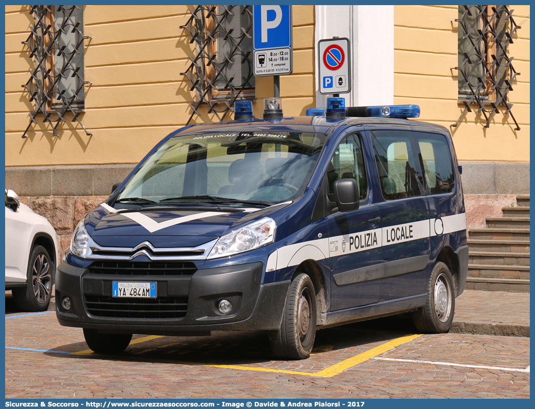 Polizia Locale YA484AM
Polizia Municipale
Comune di Predazzo
Citroen Jumpy III serie restyling 
Allestitore Ciabilli S.r.l.
Parole chiave: Polizia;Locale;Municipale;Predazzo;Citroen;Jumpy;Ciabilli