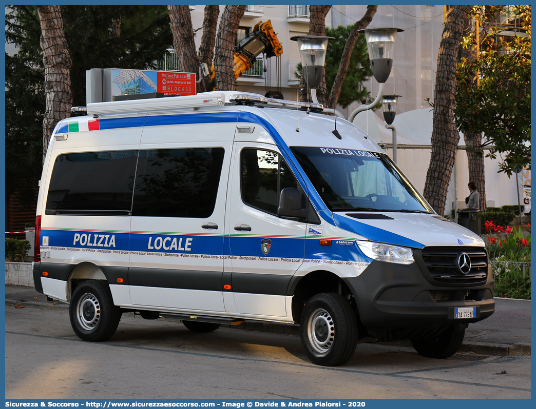 Polizia Locale YA779AP
Polizia Locale
Comune di Rapallo
Mercedes-Benz Sprinter 4x4 III serie
Allestitore Bertazzoni S.r.l.
Parole chiave: Polizia;Locale;Municipale;Rapallo;Mercedes;Benz;Sprinter;4x4;Bertazzoni