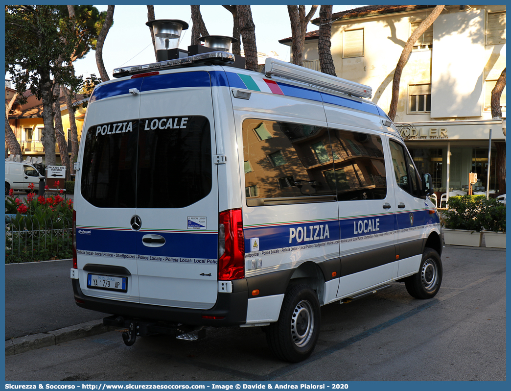 Polizia Locale YA779AP
Polizia Locale
Comune di Rapallo
Mercedes-Benz Sprinter 4x4 III serie
Allestitore Bertazzoni S.r.l.
Parole chiave: Polizia;Locale;Municipale;Rapallo;Mercedes;Benz;Sprinter;4x4;Bertazzoni