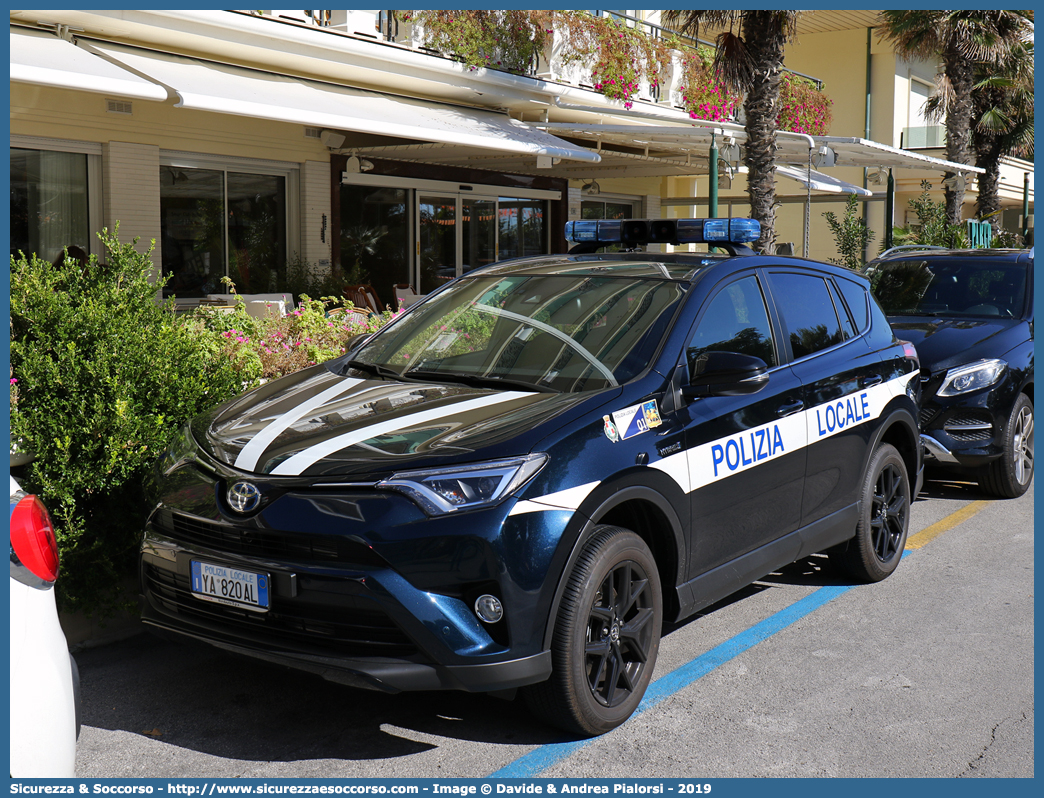 Polizia Locale YA820AL
Polizia Municipale
Comune di Vittorio Veneto
Toyota Rav4 V serie restyling
Allestitore 1Stop S.r.l.
Parole chiave: PL;P.L.;PM;P.M.;Polizia;Locale;Municipale;Vittorio;Veneto;Toyota;Rav 4;1Stop