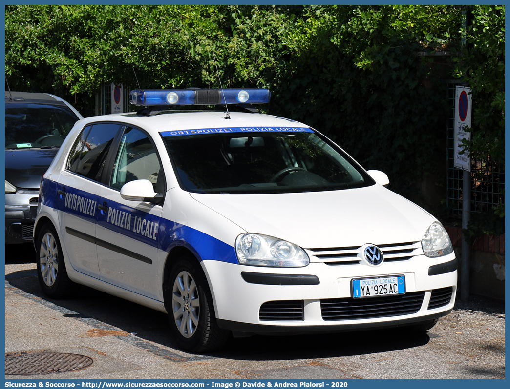 Polizia Locale YA925AC
Polizia Municipale
Comune di Lagundo
Volkswagen Golf V serie
Parole chiave: PL;PM;P.L.;P.M.;Polizia;Locale;Municipale;Lagundo;Algund;Volkswagen;Golf