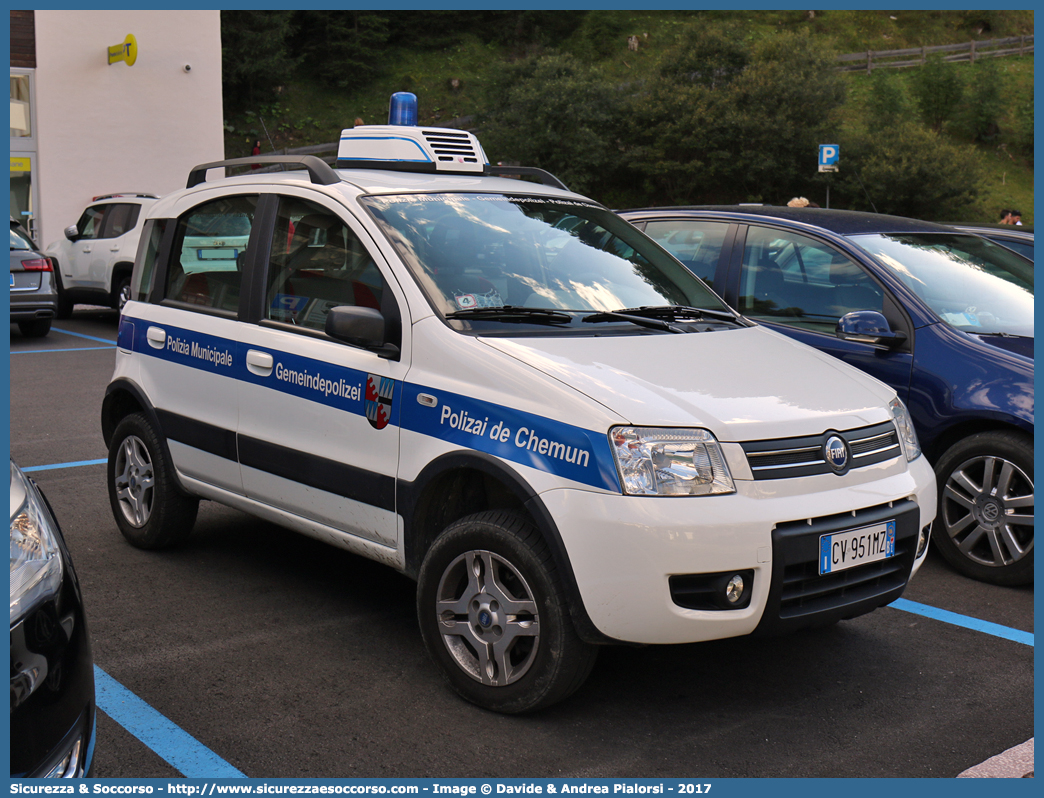 -
Polizia Municipale
Comune di Selva di Val Gardena
Fiat Nuova Panda 4x4 I serie
Parole chiave: Polizia;Locale;Municipale;Gemeindepolizei;De Comun;Selva;Val Gardena;Fiat;Panda;4x4