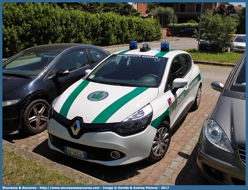 Polizia Locale YA255AC
Polizia Provinciale
Provincia di Forlì - Cesena
Renault Clio VI serie
Allestitore Focaccia Group S.r.l.
Parole chiave: Polizia;Locale;Provinciale;Forlì;Cesena;Renault;Clio;Focaccia