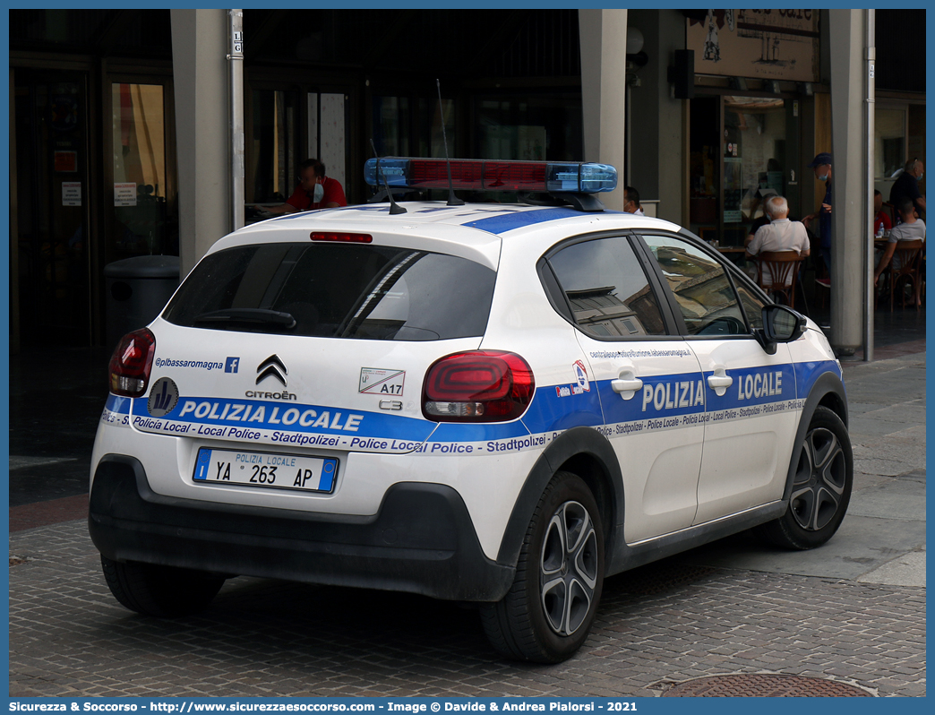 Polizia Locale YA263AP
Polizia Locale
Unione Comuni della Bassa Romagna
Citroen C3 III serie
Allestitore Focaccia Group S.r.l.
Parole chiave: Polizia;Locale;Municipale;Bassa Romagna;Alfonsine;Bagnacavallo;Bagnara di Romagna;Conselice;Cotignola;Fusignano;Lugo;Massa Lombarda;Sant;Agata sul Santerno;Sant Agata sul Santerno;Citroen;C3;Focaccia