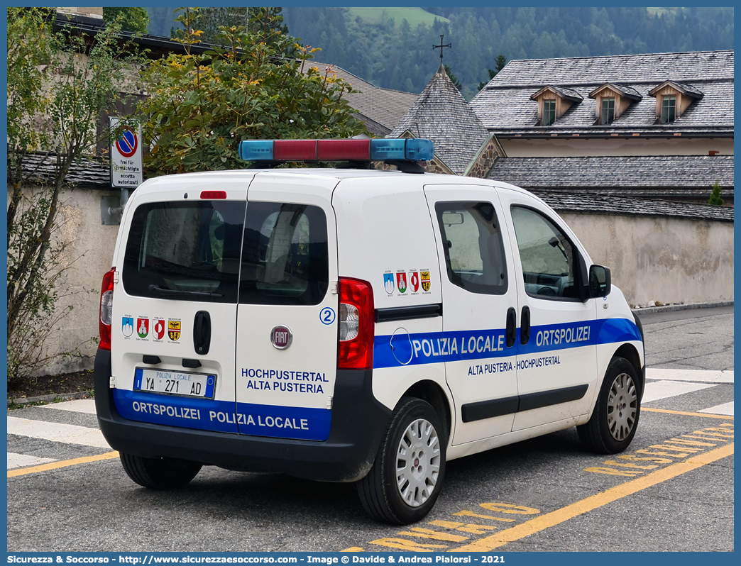 Polizia Locale YA271AD
Polizia Locale
Servizio Associato Alta Pusteria
Fiat Nuovo Fiorino Combi
Parole chiave: Polizia;Locale;Municipale;Gemeindepolizei;Alta;Pusteria;Hochpustertal;San Candido;Innichen;Sesto;Sexten;Dobbiaco;Toblach;Villabassa;Niederdorf;Fiat;Nuovo Fiorino;Combi;Qubo