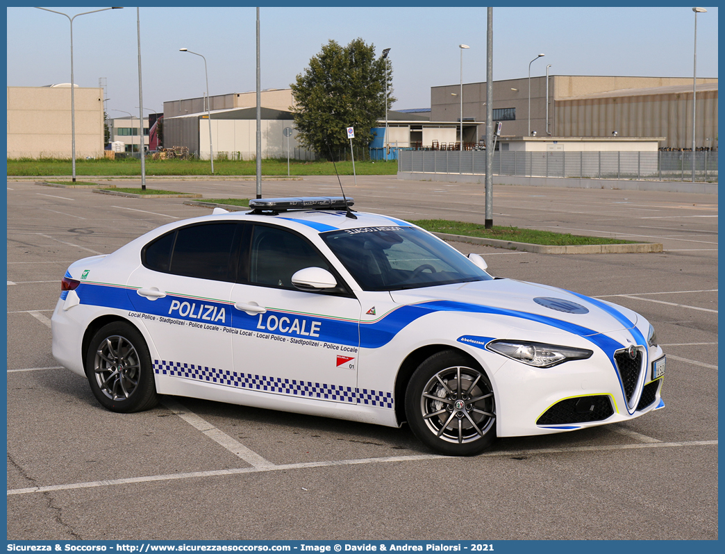 Polizia Locale YA340AG
Polizia Locale
Comune di Molinella
Alfa Romeo Nuova Giulia
Allestitore Bertazzoni S.r.l.
Parole chiave: Polizia;Locale;Municipale;Molinella;Alfa Romeo;Nuova Giulia;Bertazzoni