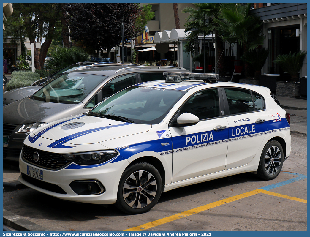 Polizia Locale YA677AP
Polizia Municipale
Comune di Sissa Trecasali
Fiat Nuova Tipo 5Porte
Allestitore Bertazzoni S.r.l.
Parole chiave: Polizia;Locale;Municipale;Sissa;Trecasali;Fiat;Tipo;5Porte;Bertazzoni