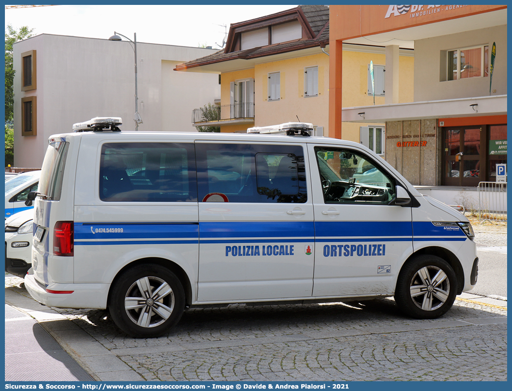 Polizia Locale YA730AP
Polizia Locale
Comune di Brunico
Volkswagen Transporter T6.1
Allestitore Bertazzoni S.r.l.
Parole chiave: Polizia;Locale;Municipale;Ortspolizei;Brunico;Volkswagen;Transporter;T6.1;Caravelle;Bertazzoni