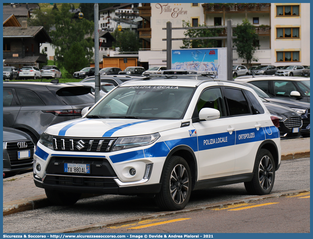 Polizia Locale YA880AL
Polizia Locale
Comune di Corvara in Badia
Suzuki Nuova Vitara Hybrid I serie restyling
Allestitore Polar Special Car S.n.c.
Parole chiave: Polizia;Locale;Municipale;Gemeindepolizei;Ortspolizei;Corvara in Badia;Corvara;Badia;Suzuki;Vitara;Hybrid;Polar;Special;Car