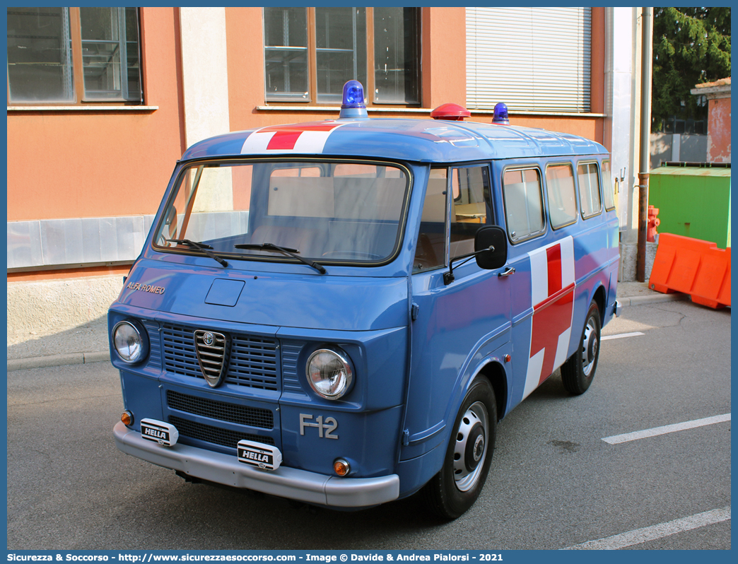 Polizia 52415
Polizia di Stato
Servizio Sanitario
Alfa Romeo F12
Parole chiave: Polizia di Stato;Polizia;PS;Servizio Sanitario;Fiat;Ambulanza;Alfa;Romeo;F12