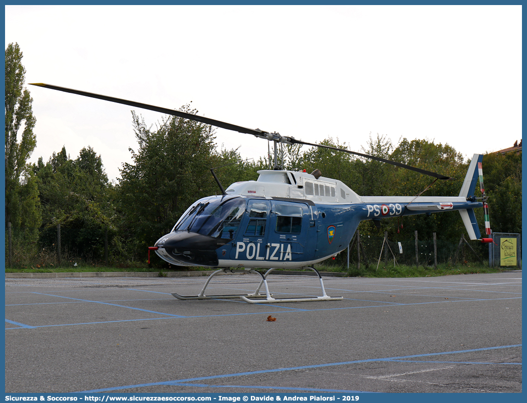 PS 39
Polizia di Stato
Reparto Volo
Agusta Bell AB206 Jet Ranger
Parole chiave: PS;P.S.;Polizia;di;Stato;Reparto;Volo;Agusta;Bell;AB;206;Jet Ranger