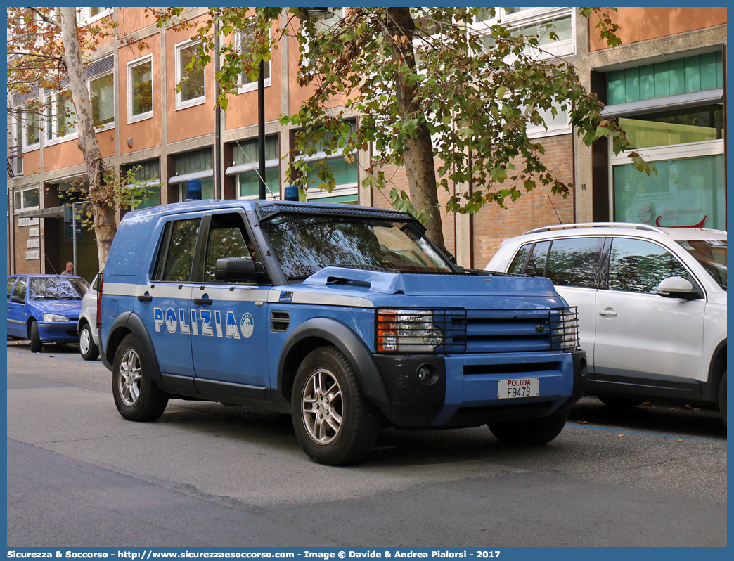 Polizia F9479
Polizia di Stato
Squadra Volante
Unità Operative di Primo Intervento
Land Rover Discovery 3
Parole chiave: PS;P.S.;Polizia;di;Stato;Squadra;Volante;Land Rover;Discovery;Unità;Operative;Primo;Intervento;UOPI;U.O.P.I.