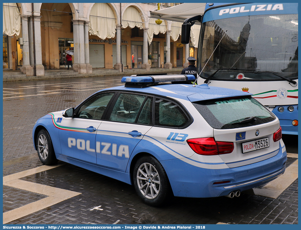 Polizia M3526
Polizia di Stato
Polizia Stradale
Bmw Serie 3 F31 Touring restyling
Allestitore Focaccia Group S.r.l.
Parole chiave: PS;P.S.;Polizia;di;Stato;Stradale;Bmw;Serie 3;F31;F 31;Touring;Focaccia