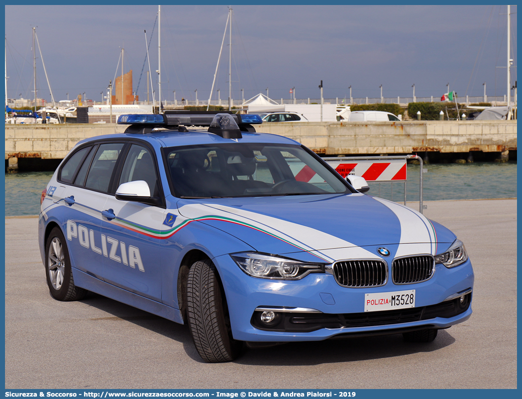 Polizia M3528
Polizia di Stato
Polizia Stradale
Bmw Serie 3 F31 Touring restyling
Allestitore Focaccia Group S.r.l.
Parole chiave: PS;P.S.;Polizia;di;Stato;Stradale;Bmw;Serie 3;F31;F 31;Touring;Focaccia