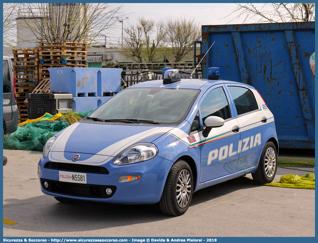 Polizia N5581
Polizia di Stato
Polizia Ferroviaria
Fiat Punto IV serie
Allestitore Nuova Carrozzeria Torinese S.r.l.
Parole chiave: Polizia;Stato;Polizia di Stato;Ferroviaria;Polfer;Fiat;Punto;Nuova;Carrozzeria;Torinese;NCT