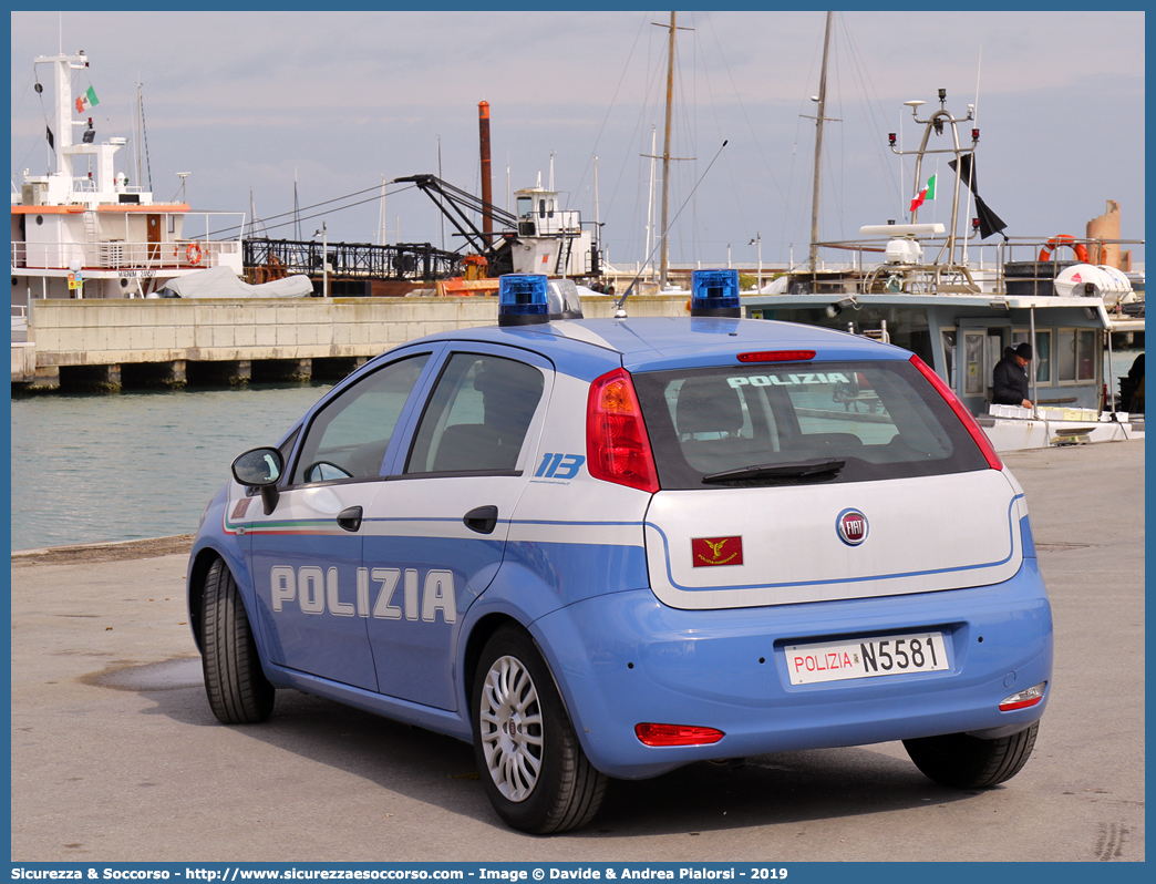 Polizia N5581
Polizia di Stato
Polizia Ferroviaria
Fiat Punto IV serie
Allestitore Nuova Carrozzeria Torinese S.r.l.
Parole chiave: Polizia;Stato;Polizia di Stato;Ferroviaria;Polfer;Fiat;Punto;Nuova;Carrozzeria;Torinese;NCT