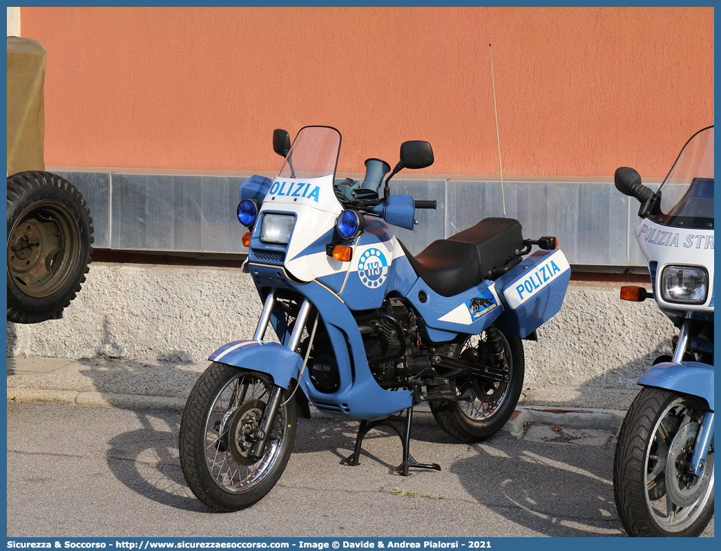 Polizia D0838
Polizia di Stato
Squadra Volante
Moto Guzzi NTX 750
Parole chiave: Polizia di Stato;Polizia;Stato;PS;Squadra;Volante;Moto Guzzi;NTX;750