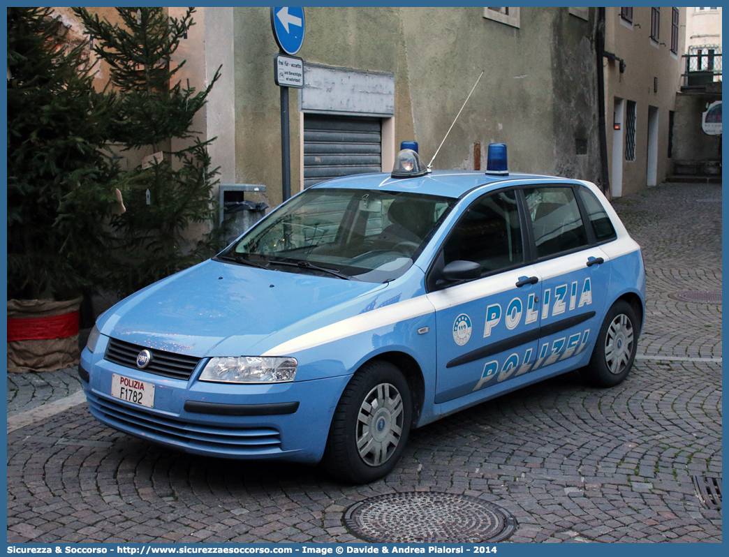 Polizia F1782
Polizia di Stato
Questura di Bolzano
Squadra Volante
Fiat Stilo II serie
Parole chiave: Polizia di Stato;Polizia;PS;Squadra;Volante;Questura di Bolzano;Bolzano;Fiat;Stilo