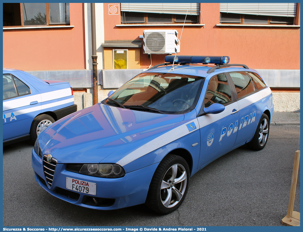 Polizia F4079
Polizia di Stato
Polizia Stradale
Alfa Romeo 156 Q4 Sportwagon II serie
Parole chiave: Polizia di Stato;Polizia;PS;Polizia Stradale;Alfa Romeo;Q4 Sportwagon II serie