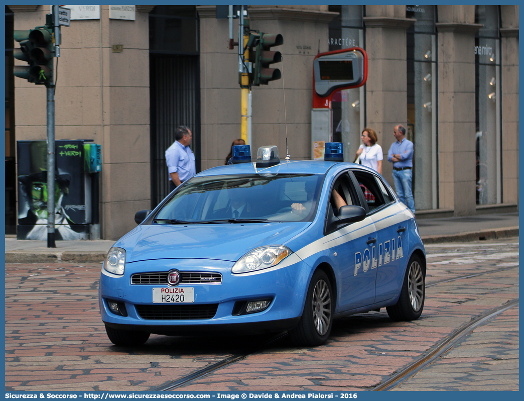 Polizia H2420
Polizia di Stato
Fiat Nuova Bravo
Parole chiave: PS;P.S.;Polizia;Polizia di Stato;Fiat;Nuova;Bravo