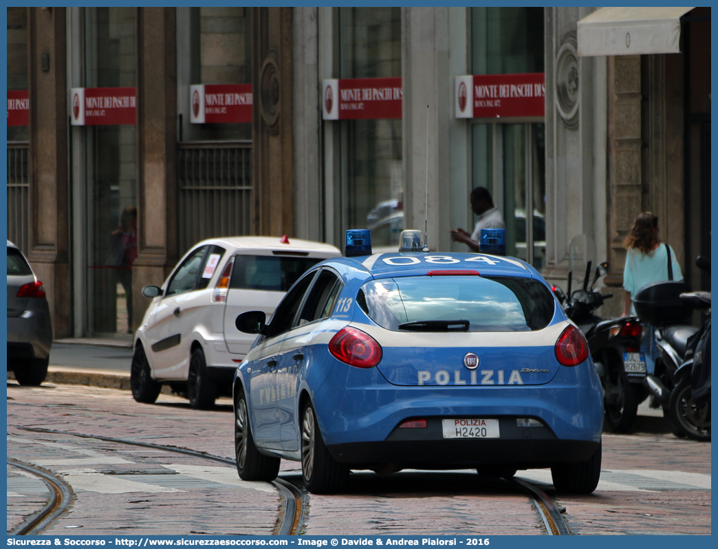 Polizia H2420
Polizia di Stato
Fiat Nuova Bravo
Parole chiave: PS;P.S.;Polizia;Polizia di Stato;Fiat;Nuova;Bravo