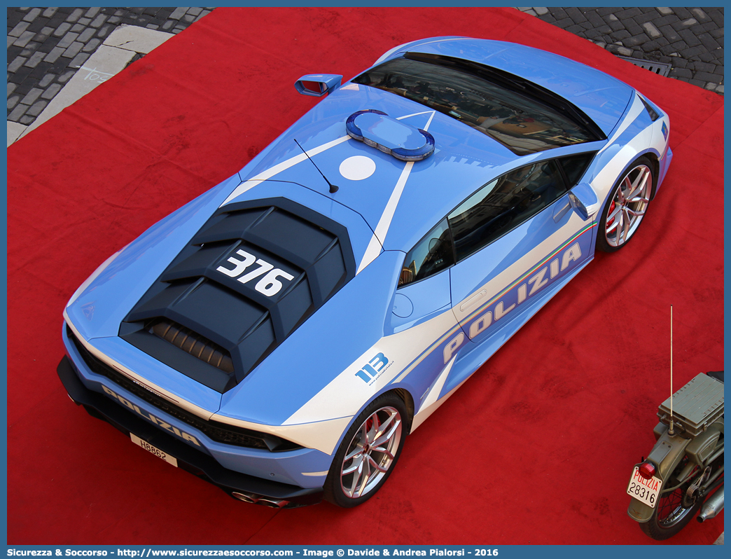 Polizia H8862
Polizia di Stato
Polizia Stradale
Lamborghini Huracán LP 610-4
Parole chiave: PS;P.S.;Polizia;di;Stato;Stradale;Lamborghini;Huracán;LP 610-4