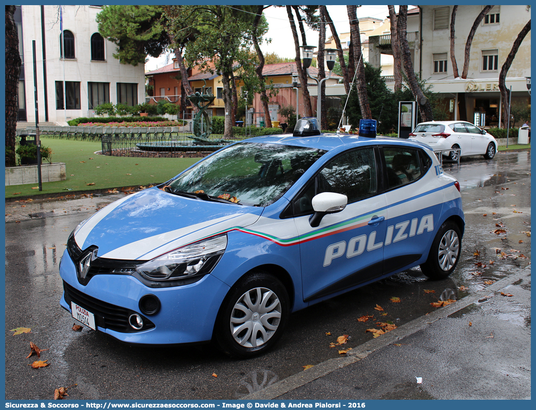 Polizia M0514
Polizia di Stato
Renault Clio VI serie
Allestitore Focaccia Group S.r.l.
Parole chiave: PS;P.S.;Polizia;di;Stato;Pubblica;Sicurezza;Renault;Clio;Focaccia