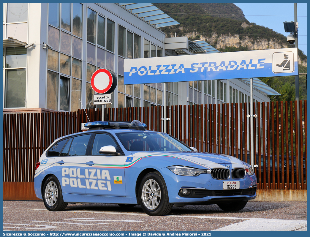 Polizia M2229
Polizia di Stato
Polizia Stradale
Autostrada del Brennero S.p.A.
Bmw Serie 3 F31 Touring
Allestitore Focaccia Group S.r.l.
Parole chiave: Polizia di Stato;Polizia Stradale;Autostrada del Brennero S.p.A.;Brenneroautobahn A.G.;Bmw;Serie 3;F31;F 31;Touring;Focaccia