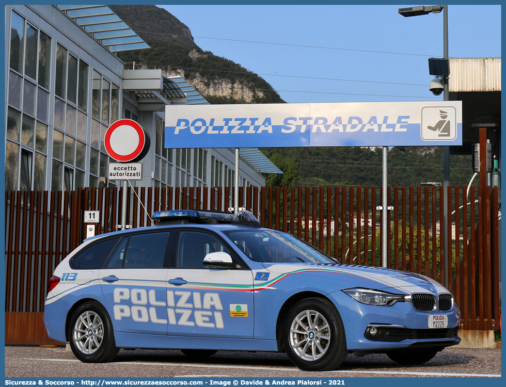 Polizia M2229
Polizia di Stato
Polizia Stradale
Autostrada del Brennero S.p.A.
Bmw Serie 3 F31 Touring
Allestitore Focaccia Group S.r.l.
Parole chiave: Polizia di Stato;Polizia Stradale;Autostrada del Brennero S.p.A.;Brenneroautobahn A.G.;Bmw;Serie 3;F31;F 31;Touring;Focaccia