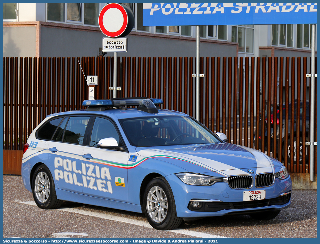 Polizia M2229
Polizia di Stato
Polizia Stradale
Autostrada del Brennero S.p.A.
Bmw Serie 3 F31 Touring
Allestitore Focaccia Group S.r.l.
Parole chiave: Polizia di Stato;Polizia Stradale;Autostrada del Brennero S.p.A.;Brenneroautobahn A.G.;Bmw;Serie 3;F31;F 31;Touring;Focaccia