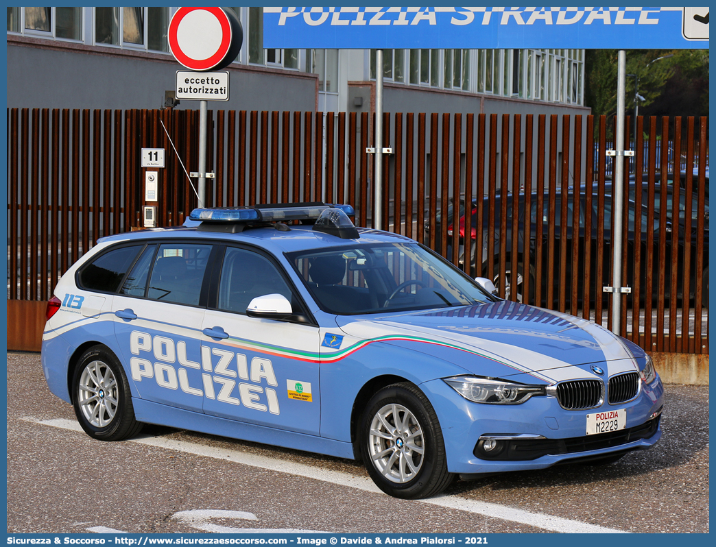 Polizia M2229
Polizia di Stato
Polizia Stradale
Autostrada del Brennero S.p.A.
Bmw Serie 3 F31 Touring
Allestitore Focaccia Group S.r.l.
Parole chiave: Polizia di Stato;Polizia Stradale;Autostrada del Brennero S.p.A.;Brenneroautobahn A.G.;Bmw;Serie 3;F31;F 31;Touring;Focaccia