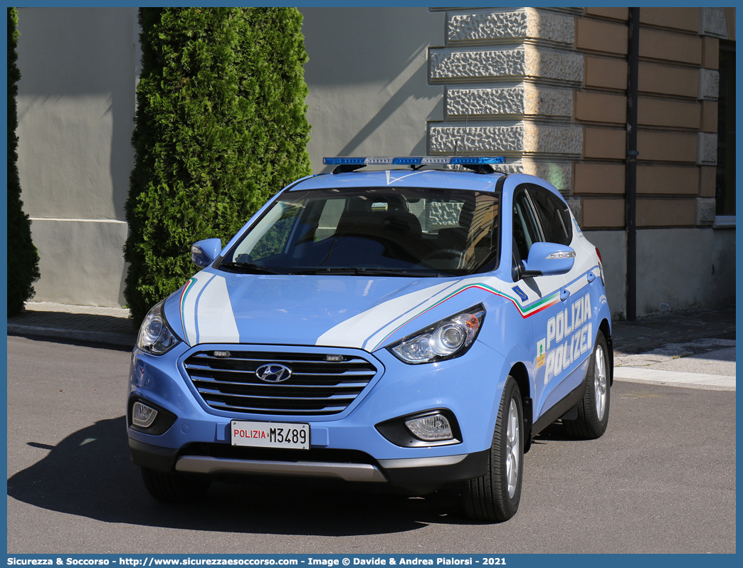 Polizia M3489
Polizia di Stato
Polizia Stradale
Autostrada del Brennero S.p.A.
Hyundai IX35 I serie restyling
Parole chiave: PS;P.S.;Polizia;di;Stato;Stradale;Autostradale;Autostrada;del;Brennero;Brennerautobahn;Hyundai;IX35;IX 35