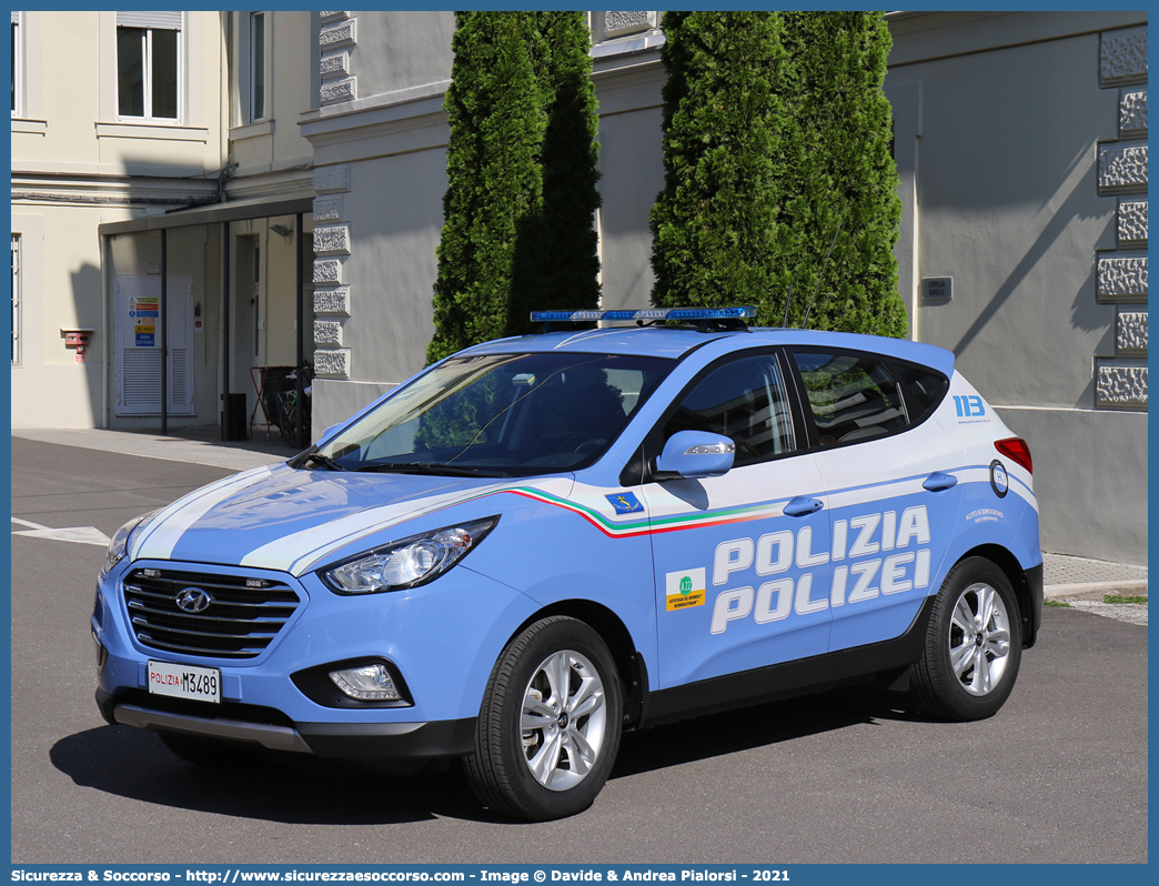 Polizia M3489
Polizia di Stato
Polizia Stradale
Autostrada del Brennero S.p.A.
Hyundai IX35 I serie restyling
Parole chiave: PS;P.S.;Polizia;di;Stato;Stradale;Autostradale;Autostrada;del;Brennero;Brennerautobahn;Hyundai;IX35;IX 35